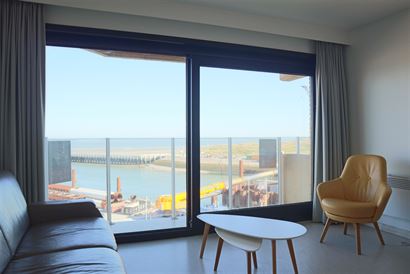 Res. Den Oever IV 0402 - Instapklare studio met slaaphoek - Prachtig zicht op zee, havengeul en duinen van op de vierde verdieping - Inkom met slaapho...