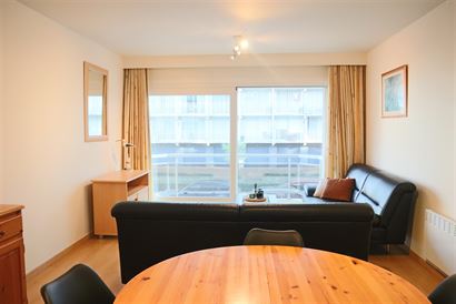 Res. Nieuwendamme 0103 - Aangenaam verzorgd appartement met twee slaapkamers - Zonnig gelegen op de eerste verdieping in de Franslaan - Inkom met vest...