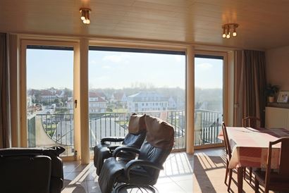 Res. Kinkhoorn 0401 - Uiterst zonnig appartement met twee slaapkamer - Goed gelegen in de Franslaan in een kleinschalige residentie - Inkomhal met toi...