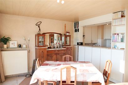 Res. Kinkhoorn 0401 - Uiterst zonnig appartement met twee slaapkamer - Goed gelegen in de Franslaan in een kleinschalige residentie - Inkomhal met toi...