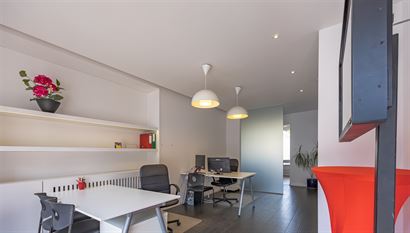 Opbrengsteigendom - In samenwerking met Immo Lippens - Te koop wegens verhuis
Handelspand: Commerciële ruimte - Keuken + extra ruimte - Kelder, terr...