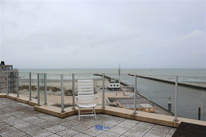 TE HUUR OP JAARBASIS - ruim ongemeubeld dakappartement - uniek zicht op de vaargeul en de zee - kan zowel gemeubeld als ongemeubeld: meubels op de fot...