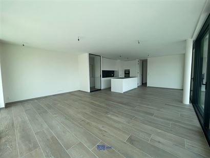 À LOUER SUR UNE BASE ANNUELLE - appartement de coin non meublé dans une nouvelle résidence  - terrasses spacieuses (55 m²) - séjour très spacieu...