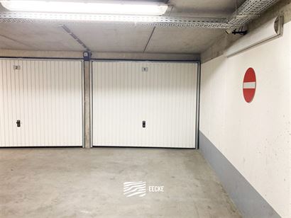  Loodswezenplein Garage 1 - Gelegen op niveau -1 - Gesloten garagebox van 2,85 x 5m73 - Verkoop onder erfpacht - Inrit in de Lombardsijdestraat
...