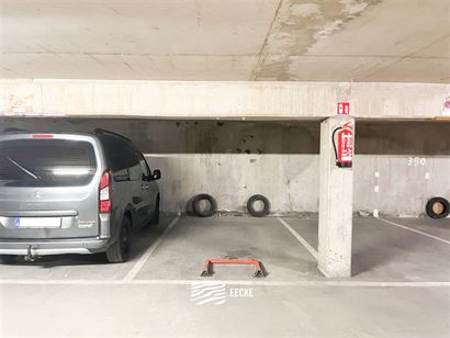 Res. Santhooft C parking 354 - Overdekte parkeerplaats in residentie Santhooft C - Gelegen op niveau -2 - Volle eigendom - Inrit in de Henegouwenstraa...