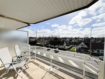 Résidence Panorama A0202 - Studio ensoleillé avec coin chambre - Vue sur le quartier Simli depuis le deuxième étage - Hall d'entrée avec coin cha...