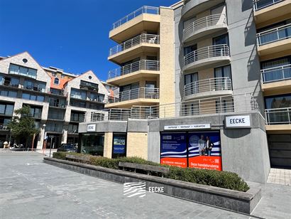 Ruim handelspand met veel passage en visibiliteit!  Gelegen op de hoek Lombardsijdestraat en het Fabreplein - Totale oppervlakte van 160 m² met aansl...