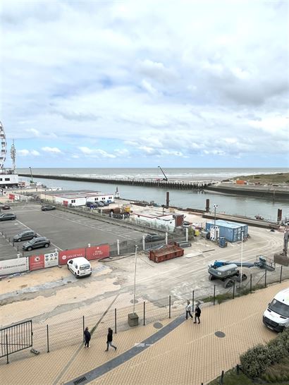 TE HUUR OP JAARBASIS - Ongemeubeld appartement met 2 slaapkamers - uniek zicht op de vaargeul en de zee vanuit de living - zicht op Mauritiuspark vanu...