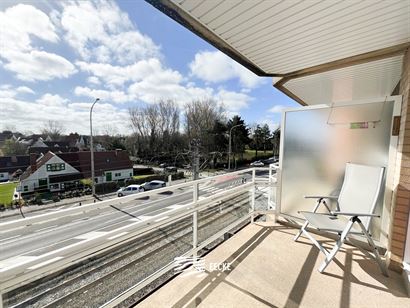 Résidence Panorama A0202 - Studio ensoleillé avec coin chambre - Vue sur le quartier Simli depuis le deuxième étage - Hall d'entrée avec coin cha...