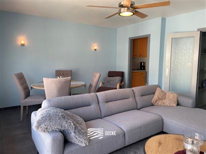 TE HUUR OP JAARBASIS - gemeubeld appartement - centrale ligging - zonneterras achteraan - woonkamer met aparte ingerichte keuken - 2 slaapkamers waarv...