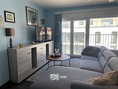 TE HUUR OP JAARBASIS - gemeubeld appartement - centrale ligging - zonneterras achteraan - woonkamer met aparte ingerichte keuken - 2 slaapkamers waarv...