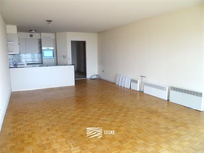 TE HUUR OP JAARBASIS - Ongemeubeld appartement met 2 slaapkamers - uniek zicht op de vaargeul en de zee vanuit de living - zicht op Mauritiuspark vanu...