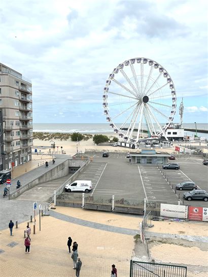 TE HUUR OP JAARBASIS - Ongemeubeld appartement met 2 slaapkamers - uniek zicht op de vaargeul en de zee vanuit de living - zicht op Mauritiuspark vanu...