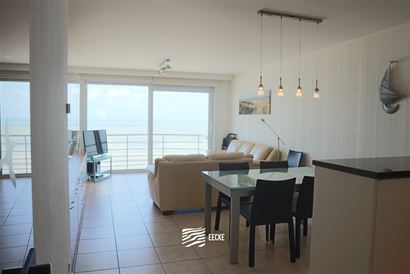 TE HUUR OP JAARBASIS - gemeubeld appartement op de 11e verdieping met zeezicht - ingerichte open keuken met elektrisch fornuis, frigo met vriesvak, co...