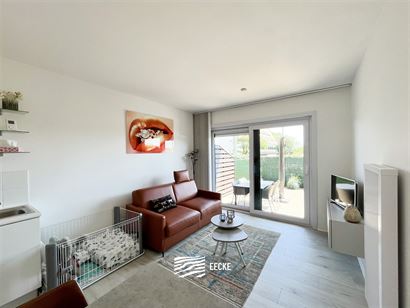 Res. Apollo F8.00.002 - Studio confortable avec terrasse spacieuse - Situation ensoleillée au rez-de-chaussée - Hall d'entrée avec placard - Salle ...