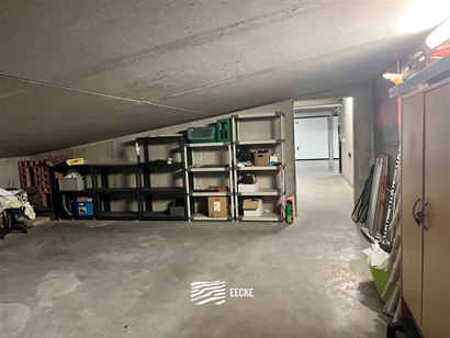 Loodswezenplein Garage 182 - Spacieux garage box avec local de rangement - Situé au niveau -2 - Dimensions : 3,08 x 5,73 m, local de rangement attena...