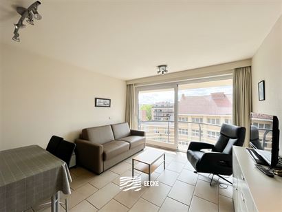 Res. Casino D1 0402 - Studio confortable avec coin chambre - Situation ensoleillée dans la rue commerçante au quatrième étage - Hall d'entrée ave...