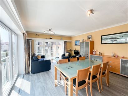 Res. Westdiep 0401 - Lichtrijk hoekappartement met zijdelings zeezicht! - Gelegen op de vierde verdieping in de Albert I laan - Inkom met berging - Do...