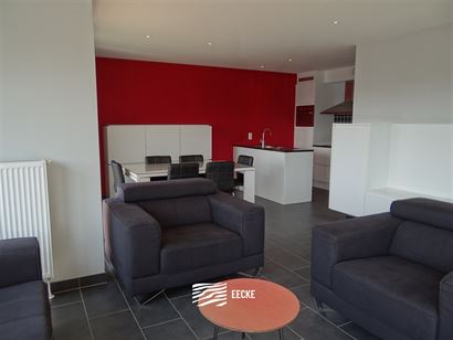A LOUER A L'ANNEE - appartement en coin meublé avec 2 chambres et lieu de récréation - salon avec terrasse ensoleillée - cuisine équipée avec cu...