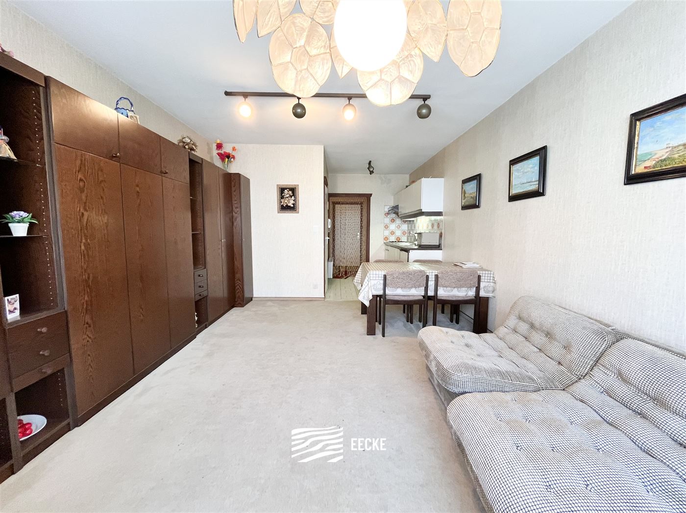 Res. Zonnerust 0403 - Gezellige studio met slaaphoek - Centraal gelegen op de vierde verdieping in de winkelstraat - Inkom met slaaphoek - Open geïns...