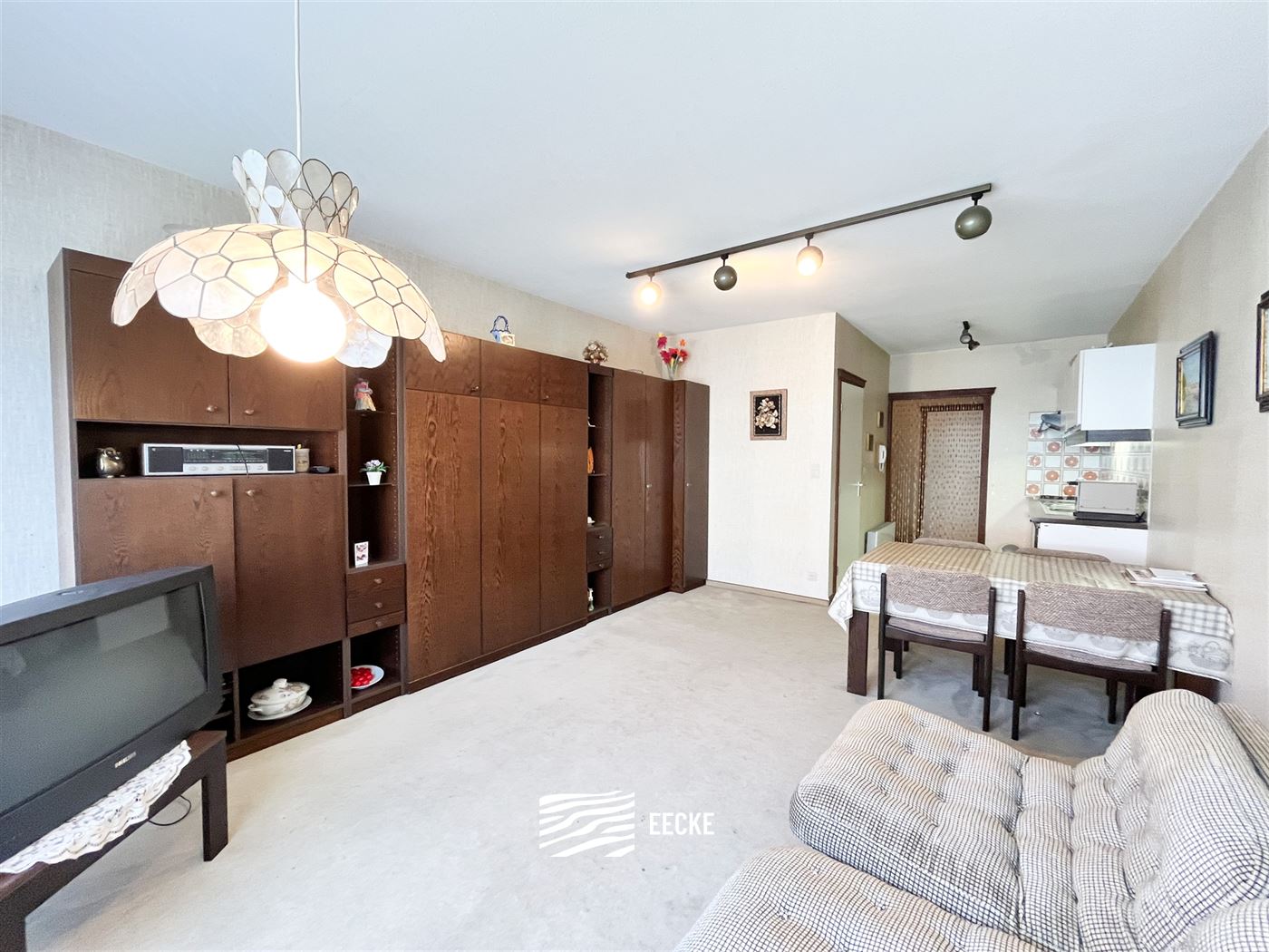 Res. Zonnerust 0403 - Gezellige studio met slaaphoek - Centraal gelegen op de vierde verdieping in de winkelstraat - Inkom met slaaphoek - Open geïns...