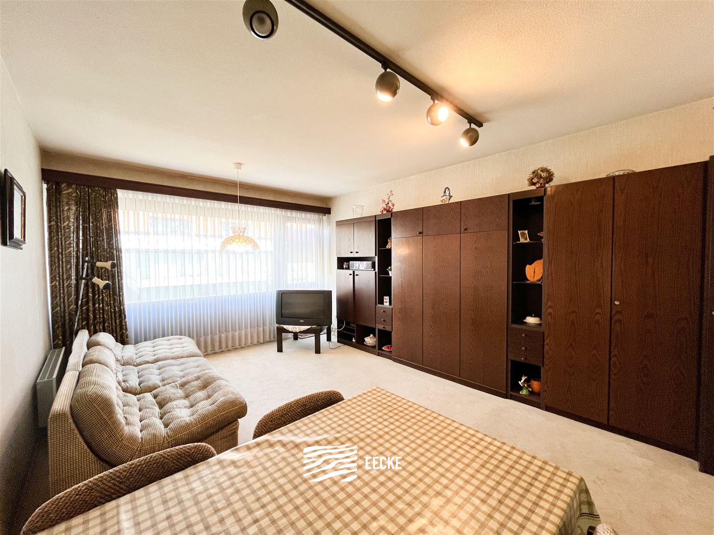 Res. Zonnerust 0403 - Gezellige studio met slaaphoek - Centraal gelegen op de vierde verdieping in de winkelstraat - Inkom met slaaphoek - Open geïns...