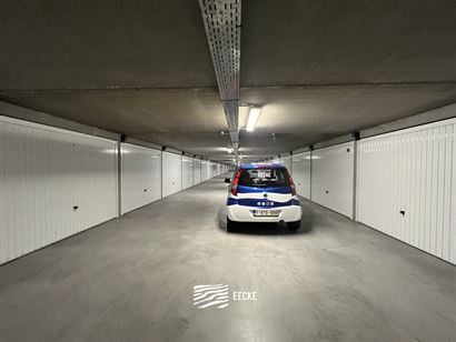 Franslaan garage 1048 - Gesloten garagebox in de Franslaan - Centraal gelegen op niveau -1 van het garagecomplex - Personenlift aanwezig - Volle eigen...
