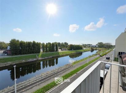Res. Waterkant 03.04 - Duplex appartement met twee slaapkamers in Nieuwpoort-stad - Rustig gelegen met zicht op de Veurnevaart - Inkom met gastentoile...