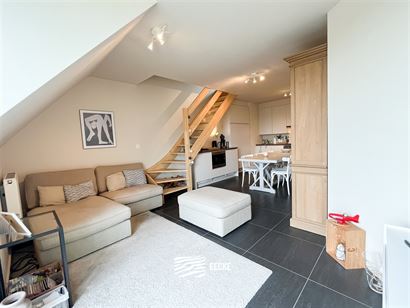 Res. Waterkant 03.04 - Duplex appartement met twee slaapkamers in Nieuwpoort-stad - Rustig gelegen met zicht op de Veurnevaart - Inkom met gastentoile...