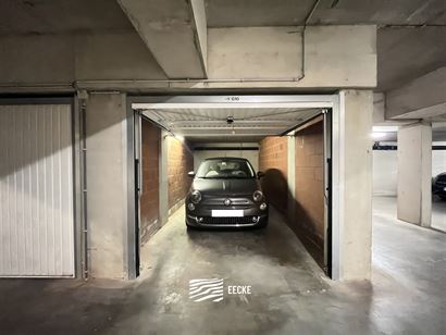 Sea Port G10 - Gesloten garagebox - Gelegen op niveau -1 van het garagecomplex - Autolift aanwezig - Volle eigendom - Licht en stopcontact aanwezig - ...