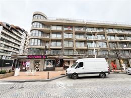 Res. Casino A 0402 - Studio confortable avec coin couchage - Exposition sud dans la rue commerçante au quatrième étage - Hall d'entrée avec coin c...