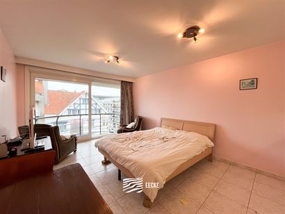 Res. Casino A 0402 - Studio confortable avec coin couchage - Exposition sud dans la rue commerçante au quatrième étage - Hall d'entrée avec coin c...