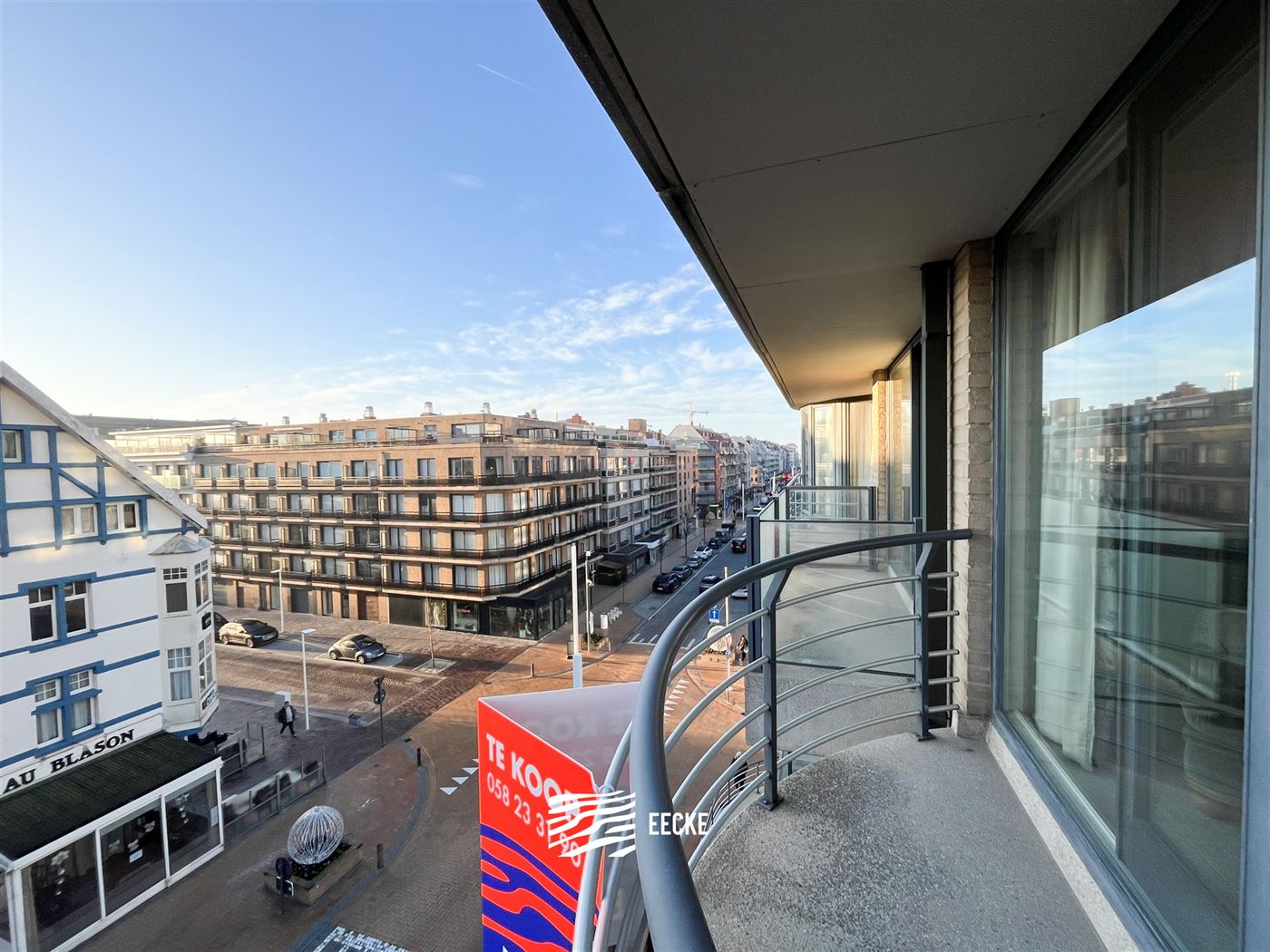 Res. Casino A 0402 - Studio confortable avec coin couchage - Exposition sud dans la rue commerçante au quatrième étage - Hall d'entrée avec coin c...