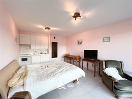 Res. Casino A 0402 - Studio confortable avec coin couchage - Exposition sud dans la rue commerçante au quatrième étage - Hall d'entrée avec coin c...