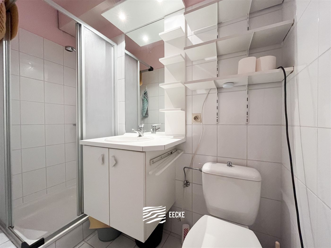 Res. Casino A 0402 - Studio confortable avec coin couchage - Exposition sud dans la rue commerçante au quatrième étage - Hall d'entrée avec coin c...