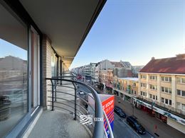 Res. Casino A 0402 - Studio confortable avec coin couchage - Exposition sud dans la rue commerçante au quatrième étage - Hall d'entrée avec coin c...