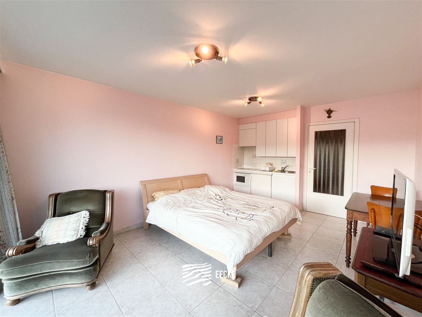 Res. Casino A 0402 - Studio confortable avec coin couchage - Exposition sud dans la rue commerçante au quatrième étage - Hall d'entrée avec coin c...