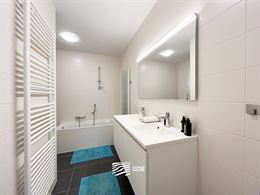 Res. Van Gucht 0301 - Appartement d'angle moderne et prêt à l'emploi - Parking souterrain et cave inclus - Entrée avec toilettes invités - Espace ...