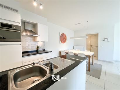 Villa Capricia 0103 - Instapklaar zonnig appartement met twee slaapkamers - Gelegen op de eerste verdieping uitgevend op de Albert I laan - Inkomhal m...