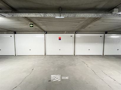 Franslaan garage 1100 - Gesloten garagebox in de Franslaan - Centraal gelegen op niveau -1 van het garagecomplex - Personenlift aanwezig - Volle eigen...