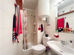 Res. Mermaid II 0102 - Studio confortable au coeur de la rue commerçante - Situé au premier étage - Hall d'entrée avec coin chambre - Salle de bai...