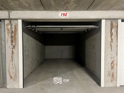 Hendrikaplein garage 190 - Gelegen op het niveau -1 - Afm. 2m85 x 5m35 - Nieuwe sectionale poort - Inrit via het Hendrikaplein - Volle eigendom - Vrij...