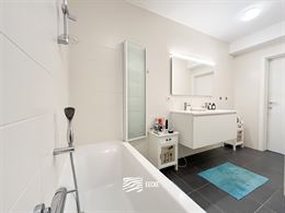Res. Van Gucht 0301 - Appartement d'angle moderne et prêt à l'emploi - Parking souterrain et cave inclus - Entrée avec toilettes invités - Espace ...