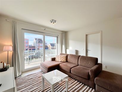 Villa Capricia 0103 - Instapklaar zonnig appartement met twee slaapkamers - Gelegen op de eerste verdieping uitgevend op de Albert I laan - Inkomhal m...