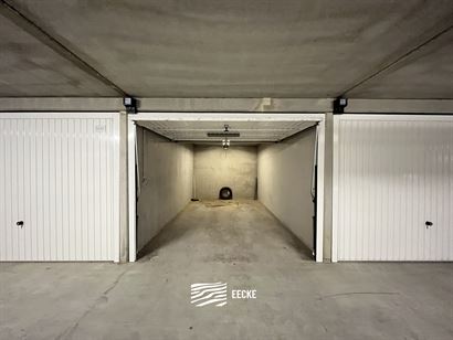 Franslaan garage 1100 - Gesloten garagebox in de Franslaan - Centraal gelegen op niveau -1 van het garagecomplex - Personenlift aanwezig - Volle eigen...