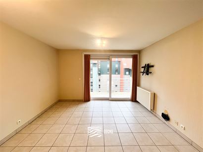 Res. Apollo II F2.04.10 - Gezellig appartement met slaapkamer - Zonnig gelegen op de vierde verdieping - Inkomhal met ingemaakte kasten - Berging - Ap...