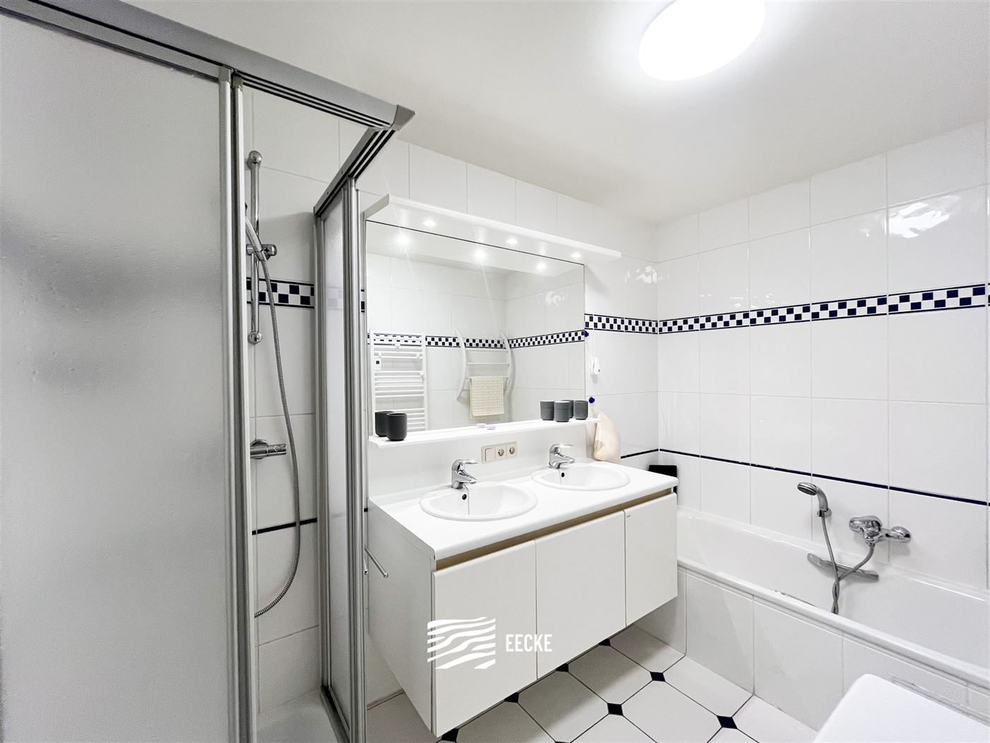 Res. Mary Luz 0302 - Instapklaar ruim appartement met twee slaapkamers en slaaphoek - Zijdelings zeezicht van op de derde verdieping - Inkom met toile...