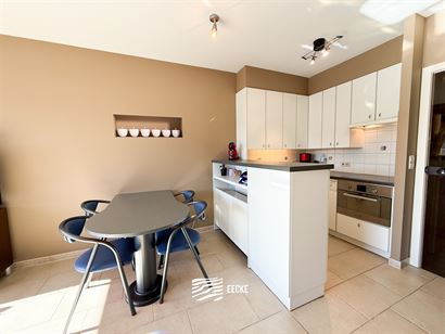 Res. Casino D1 0305 - Appartement ensoleillé avec chambre et coin nuit - Situation centrale dans la rue commerçante, au troisième étage - Hall d'e...