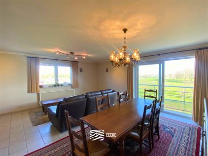 À LOUER SUR UNE BASE ANNUELLE - Spacieux appartement meublé - Situé entre Nieuwpoort Bad et Nieuwpoort Stad - Séjour avec cuisine équipée - 3 ch...