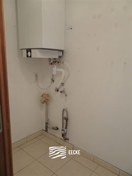 TE HUUR OP JAARBASIS - ongemeubeld appartement met zijdelings zeezicht - ingerichte open keuken - ingerichte badkamer met ligbad - 1  slaapkamer - ber...